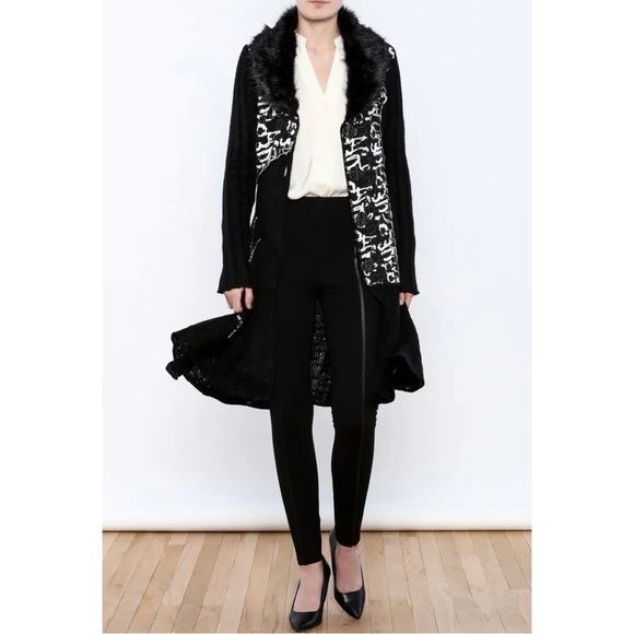 Keren Hart Sz M Long Duster Sweater Cardigan Black Faux Fur Collar NEW - Picture 9 of 12